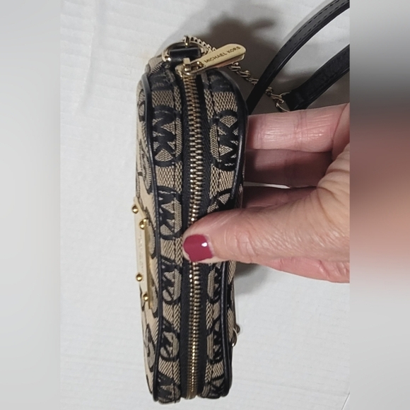 Michael Kors Black/Tan Mini Crossbody with Gold Hardwire - Picture 3 of 12